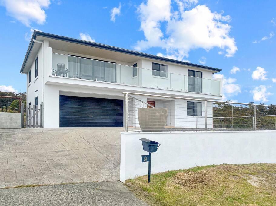 High View On The Hill Villa St Helens Exterior photo